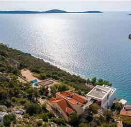 3 Bedroom Villa in Uvala Ljubljeva near Trogir, sleeps 6-7